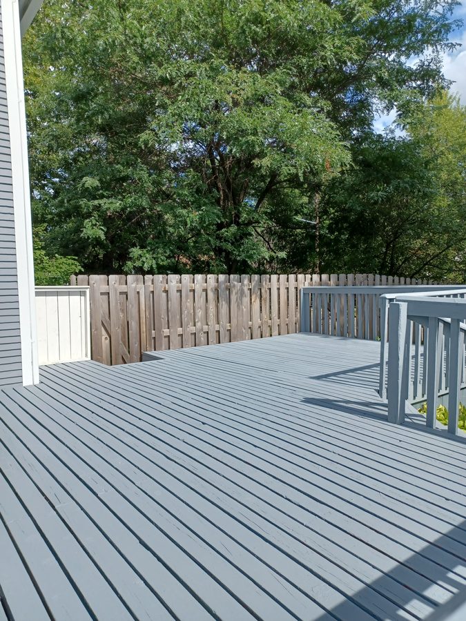Deck staining Twin Cities metro